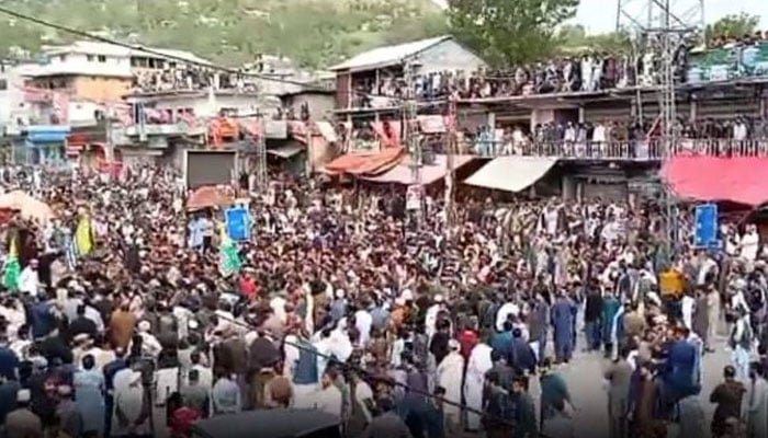 AJK government approves reduction in electricity, flour prices after violent protests